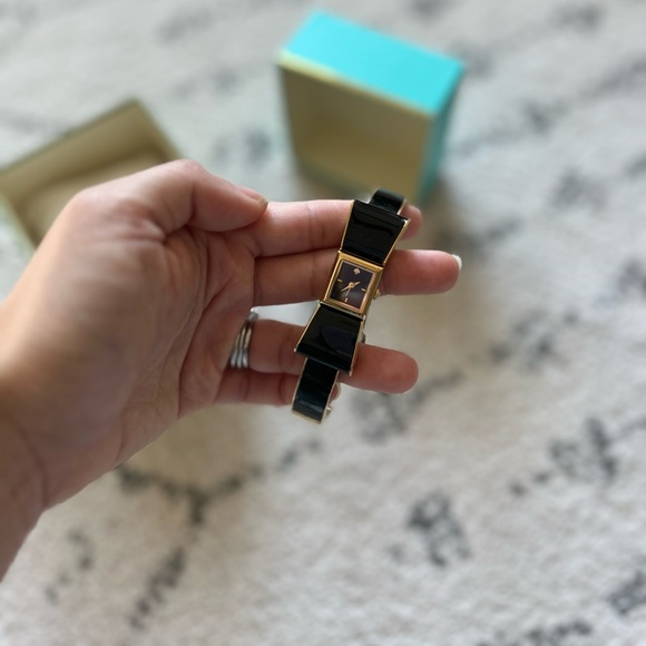 KATE SPADE RIBBON WATCH. Excellent condition. Barely used. Complete with the box - Picture 8 of 12